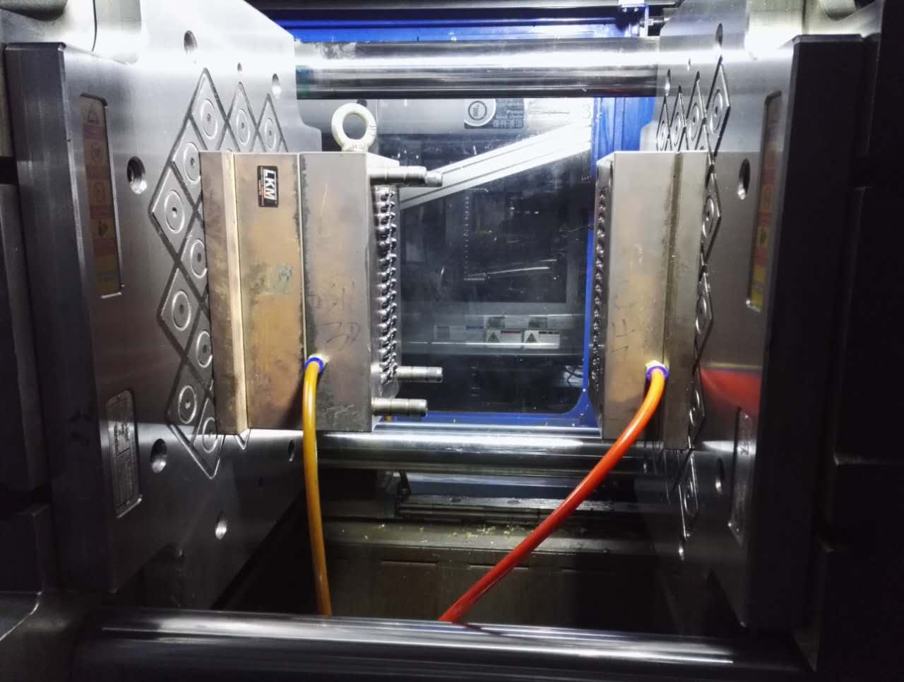 什么是注塑成型？-千豪磁電