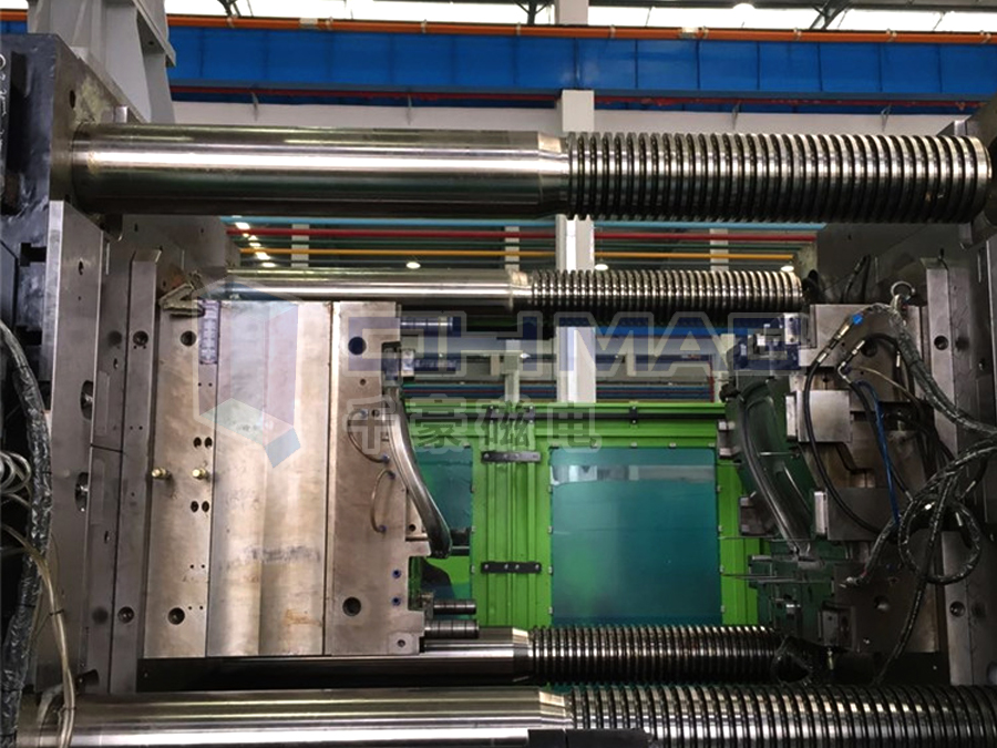 注塑機1250T快速換模系統(tǒng)