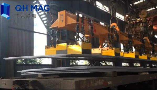 多張鋼板吊裝搬運使用這個吊具很安全