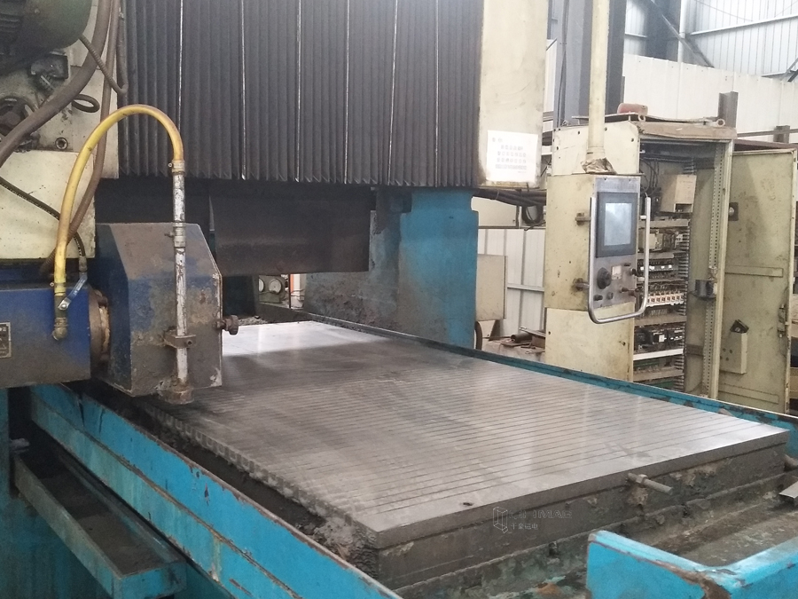 機械加工中心怎么買到合適的電永磁吸盤？