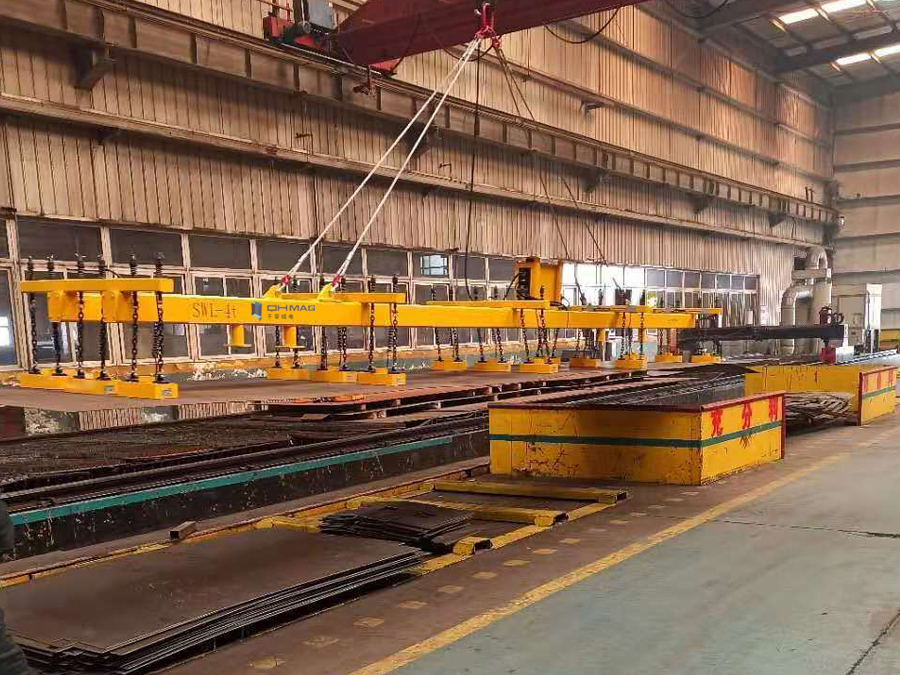 千豪建議：使用電永磁起重器改善鋼板起吊作業(yè)