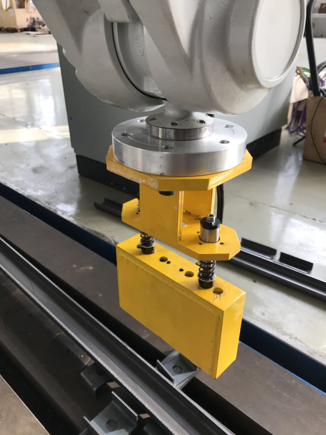 千豪磁電機械手夾具，機械手吸盤，自動化夾具，電永磁夾具